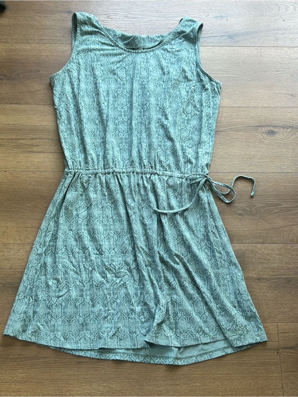 Kuhl Sage Green Sleeveless Midi Dress with Subtle Pattern